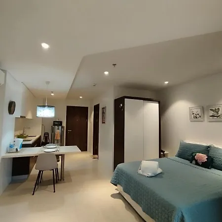 Reyes Condotel